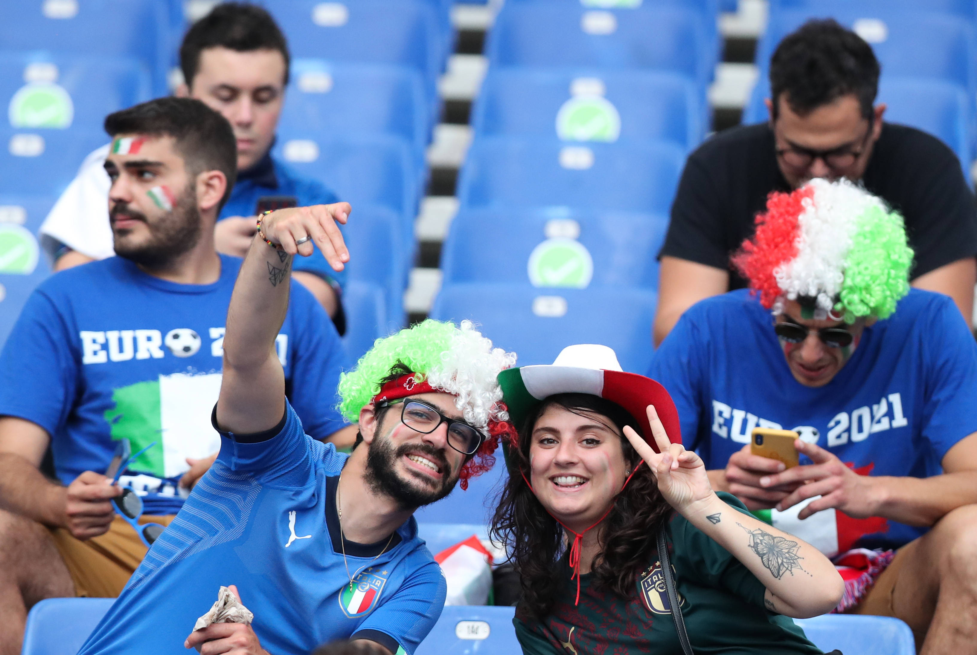 包含Faker伤愈复出，出色防守首场表现抢眼，瑞士队球迷欢呼！的词条