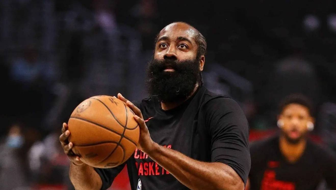 包含哈登在独行侠比赛中战术调整，惊险取胜引发热议！的词条